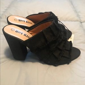Women’s Sz 8 black mules